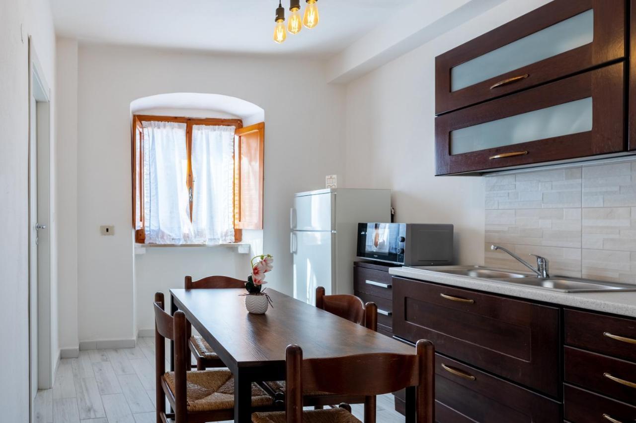 Casa Rocca Apartment บอซา ภายนอก รูปภาพ