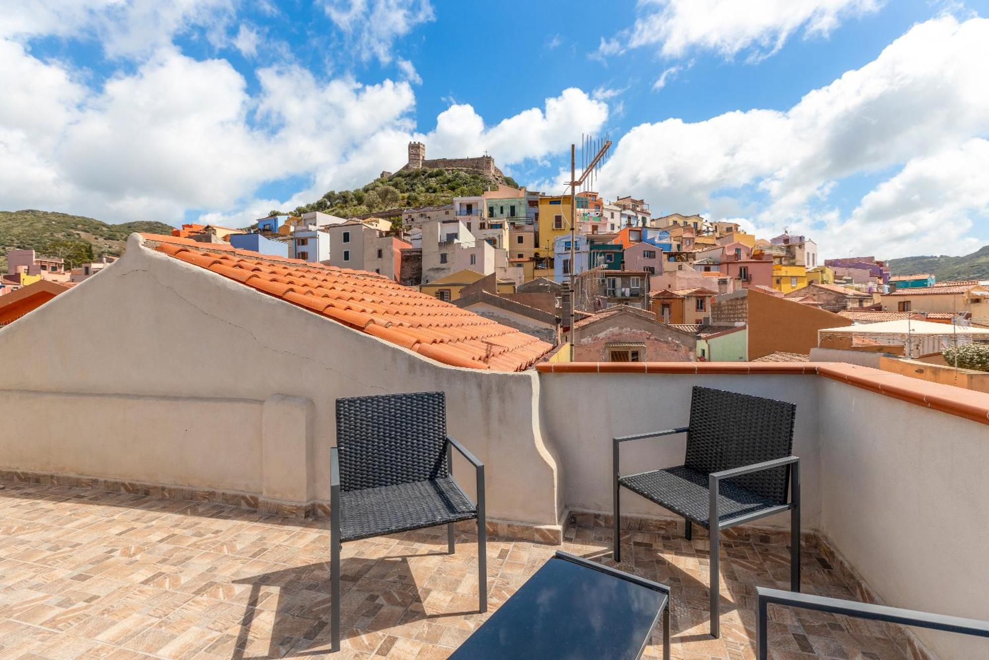 Casa Rocca Apartment บอซา ภายนอก รูปภาพ