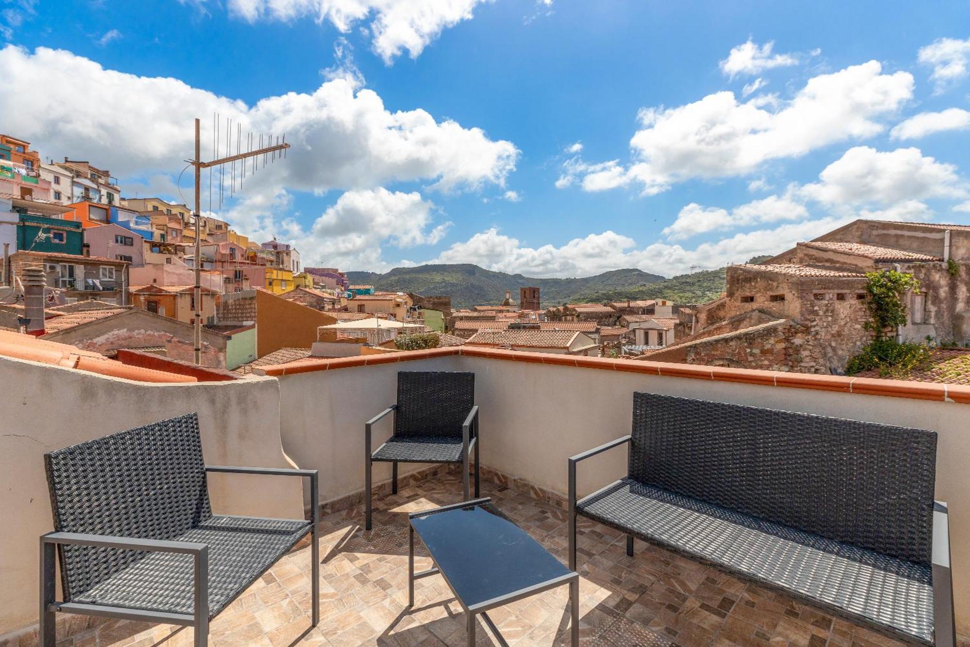 Casa Rocca Apartment บอซา ภายนอก รูปภาพ